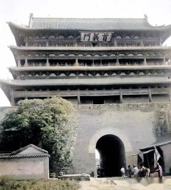 民间将迎泽门称为大南门,而将承恩门称为新南门,1911年,辛亥革命爆发