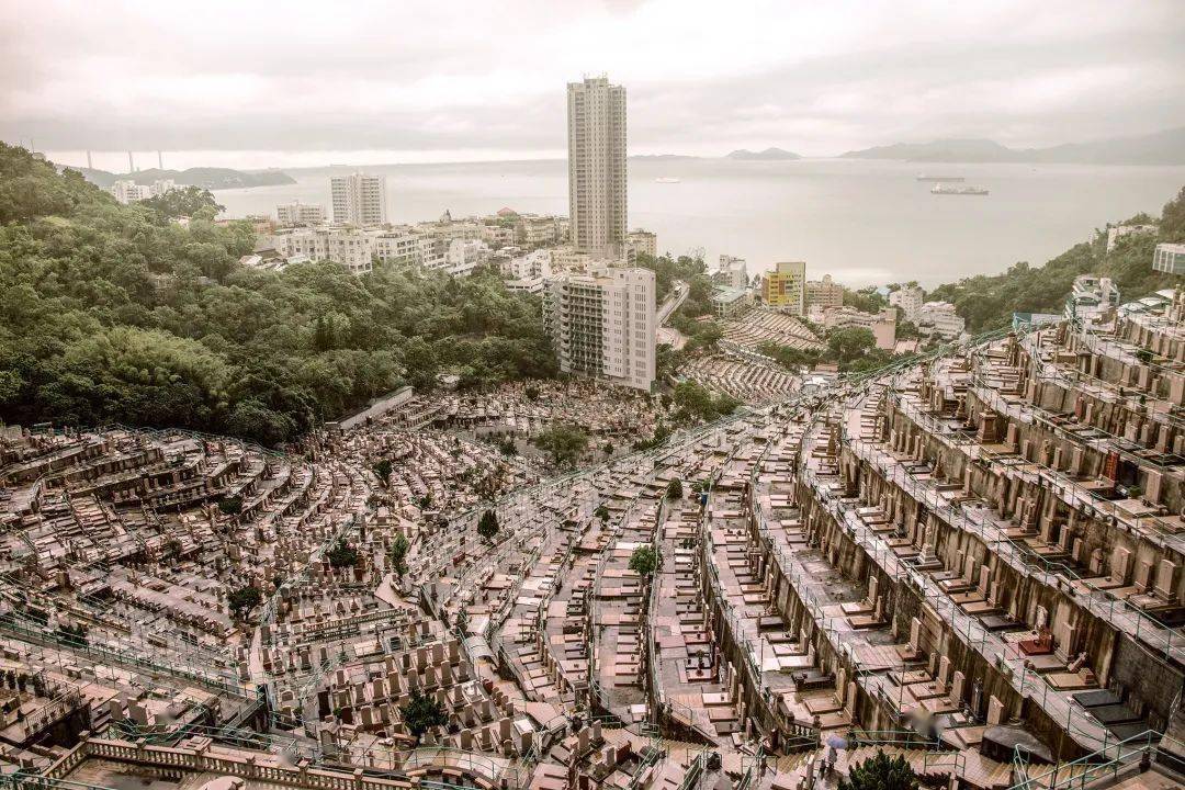 香港墓地 图/巴雷伦