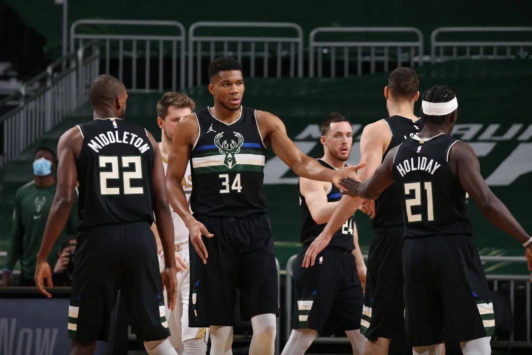 nba 霍勒迪与雄鹿达成4年1.6亿美元顶薪续约合同