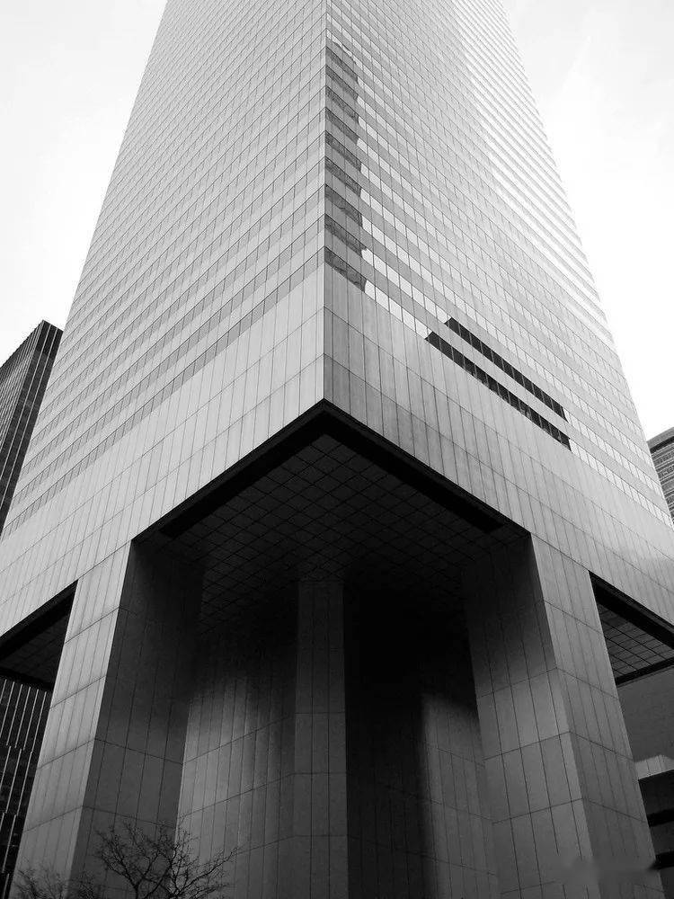 图60 纽约花旗银行总部大厦结构工程师将巨型三角形桁架组合到建筑的