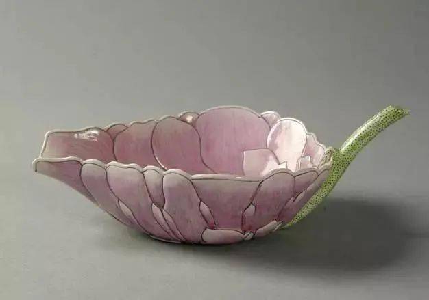 famille rose lotus-shaped cup, during the reign of emperor