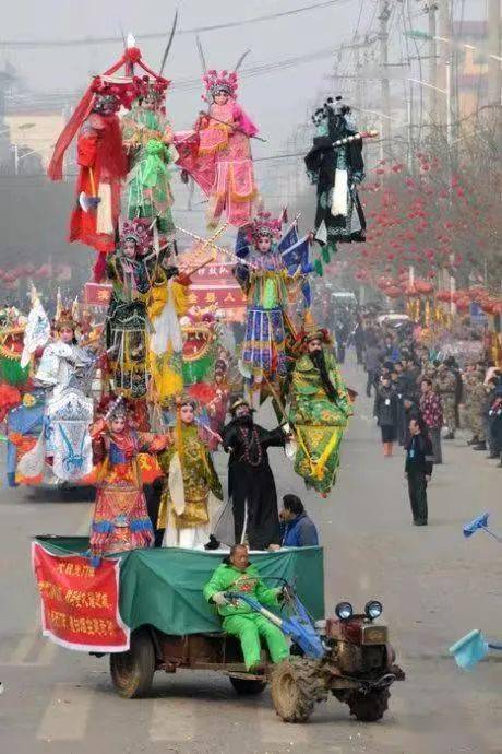 社火辉耀沃土地 锣鼓喧闹庆年丰——记城西传统文化活动