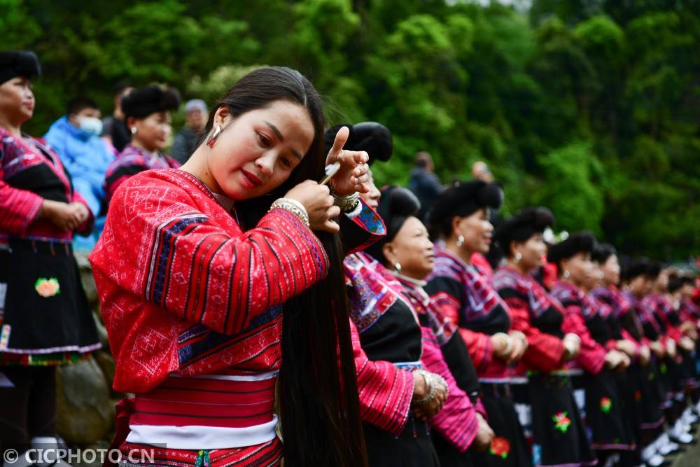 广西龙胜举办瑶族"长发节"