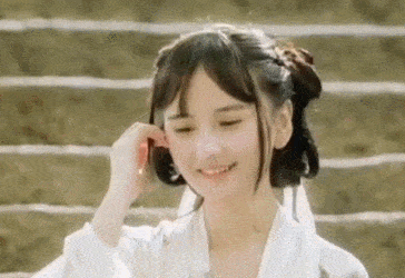私密照曝光后她遭央视力捧如今凭长歌行二度翻红这人背后靠山是谁