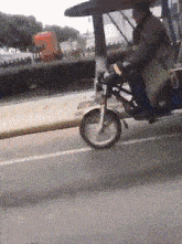 爆笑GIF:妹子,看来夏天是真的来了!