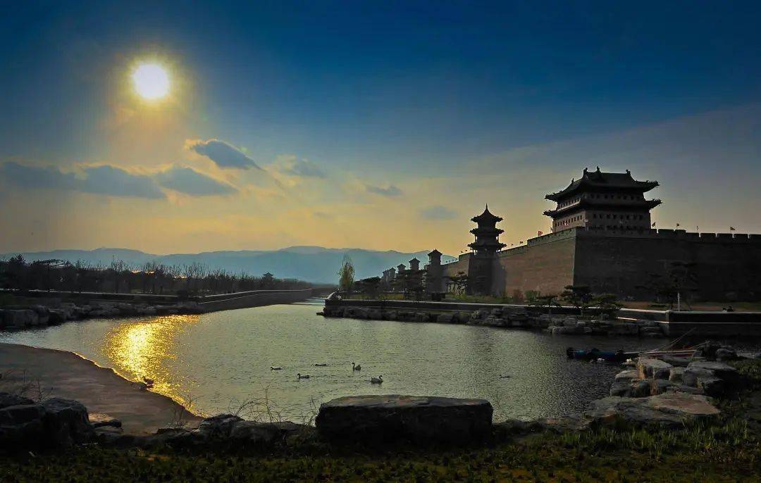 太原古县城始建于1375年,迄今已有646年的历史,它沿用了晋阳古城"城池