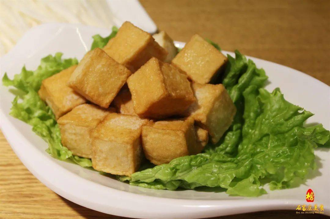 色泽金黄方方正正的鱼豆腐
