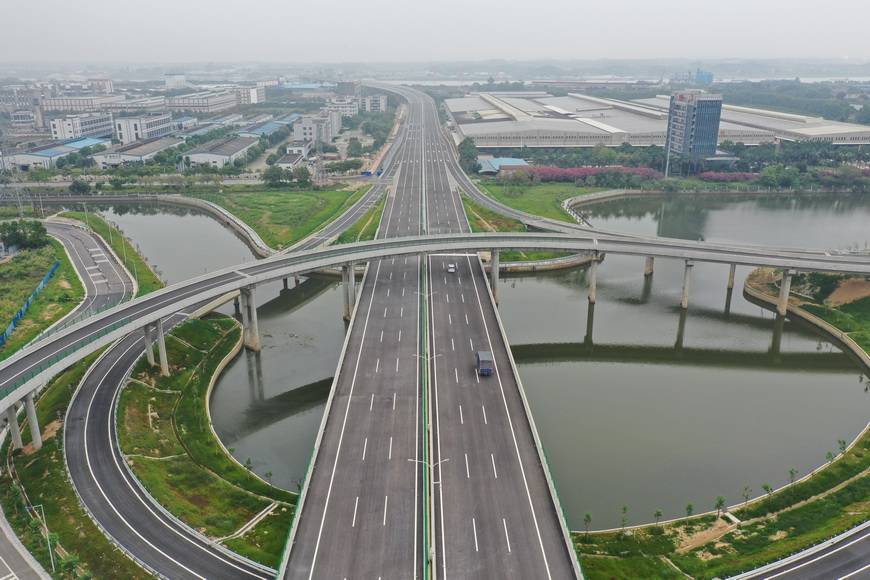 广佛肇高速公路广州石井至肇庆大旺段三期为三水城西站至肇庆大旺段