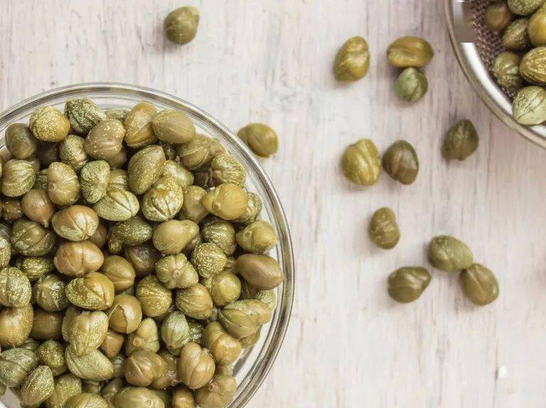 水瓜柳,又称刺山柑,图片来源:bbc good food口感平衡,突出不同层次的