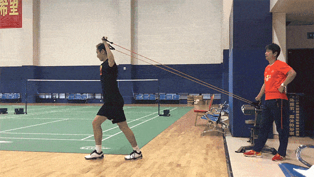 打羽毛球如何提高爆发力?