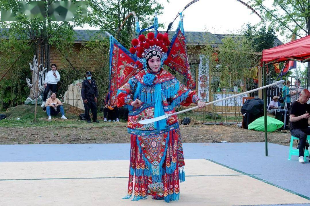 李晨阳 杨炳旭 万林峰等《霸王别姬》主演:李冉 张超等来源:贵州京剧