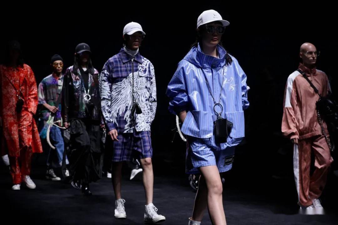 2021上海时装周,马克华菲"山海生潮"秀诠释中国经典化