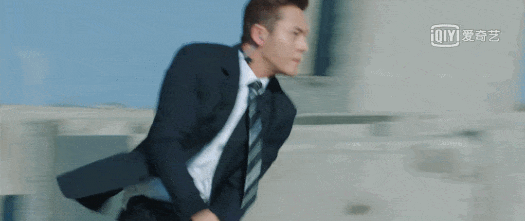 里的 光荣事迹↓ 听听~ 李俊杰是多么优秀的人儿啊  自带冠军光环的他