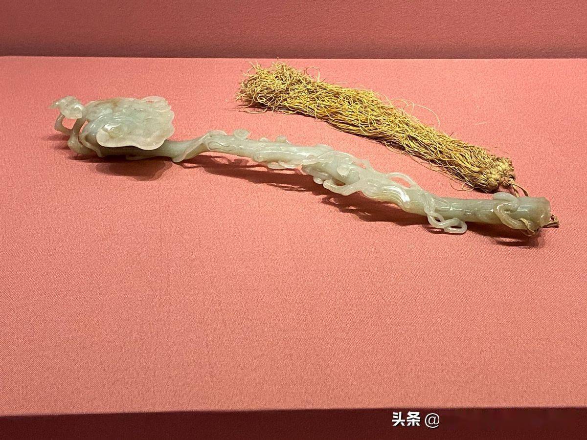 故宫如意展上的青玉如意