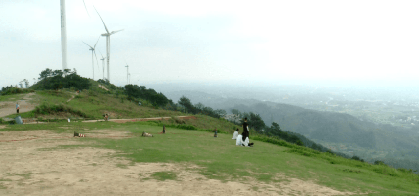 横县六景霞义山网红打卡地惊现多座大型坟墓当地政府已介入