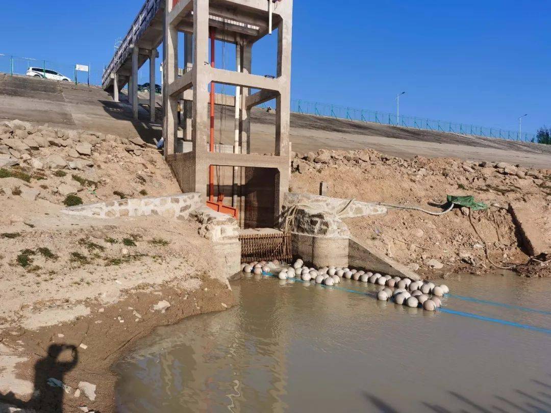 顶溪水库围堰抽水至取水涵口