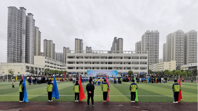 万山区第四届中小学足球联赛开幕_铜仁