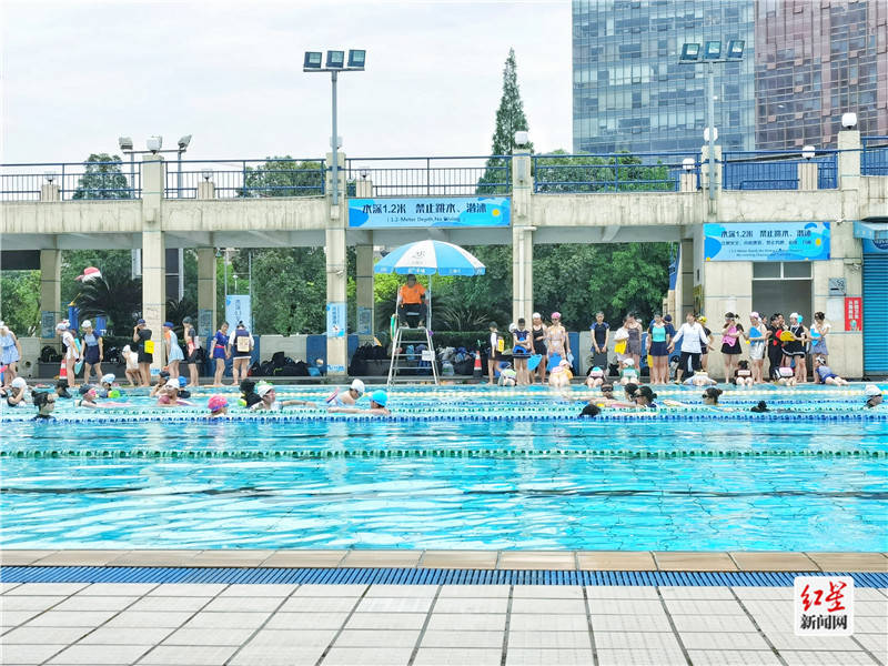 成都"水立方"来啦!猛追湾游泳场室内游泳馆开门迎客