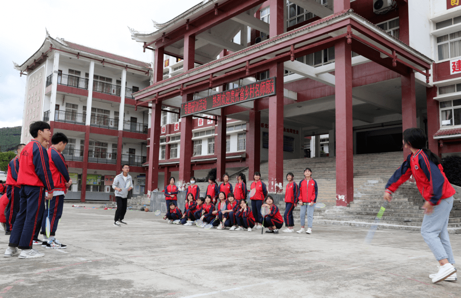 展社团风采显青春魅力show出你的青春黄平县第三中学社团活动风采展示