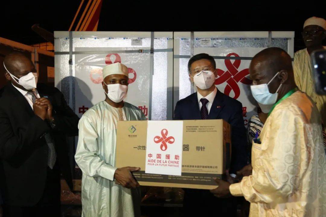 中国援助新冠疫苗运抵乍得