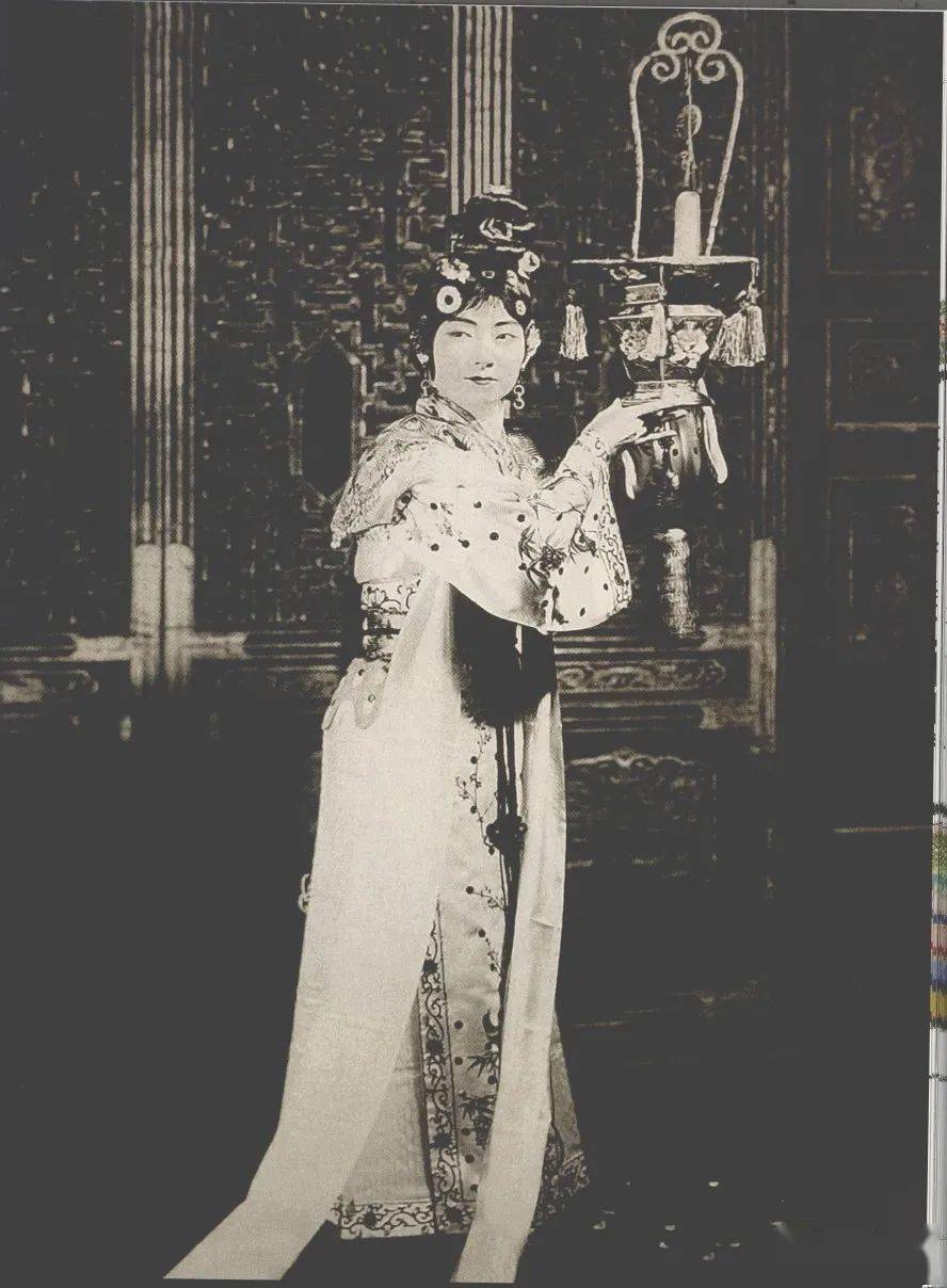 白蛇传·情:那些年「戏曲电影」带我看过的美人,美衣与美景