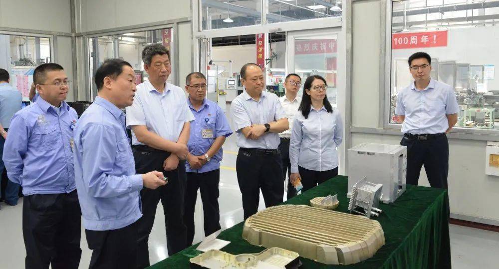 航空工业党组副书记李本正到太航调研