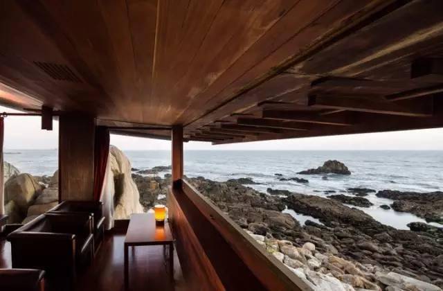 建筑大师西萨的海边茶室
