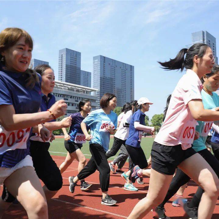 中学体育教案格式 参考_网球—普通高校体育选项课教材_中学体育课教案下载