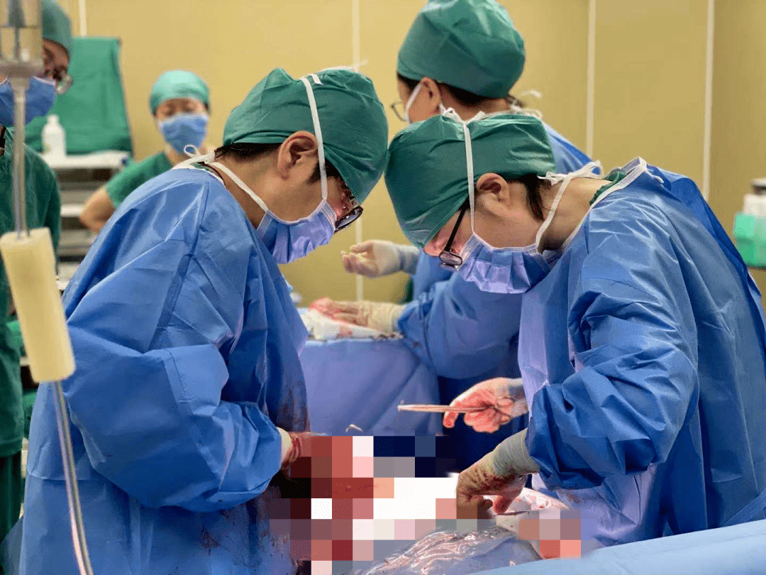 妇产要闻手术台即战场北京妇产医院医生救治凶险性前置胎盘产妇