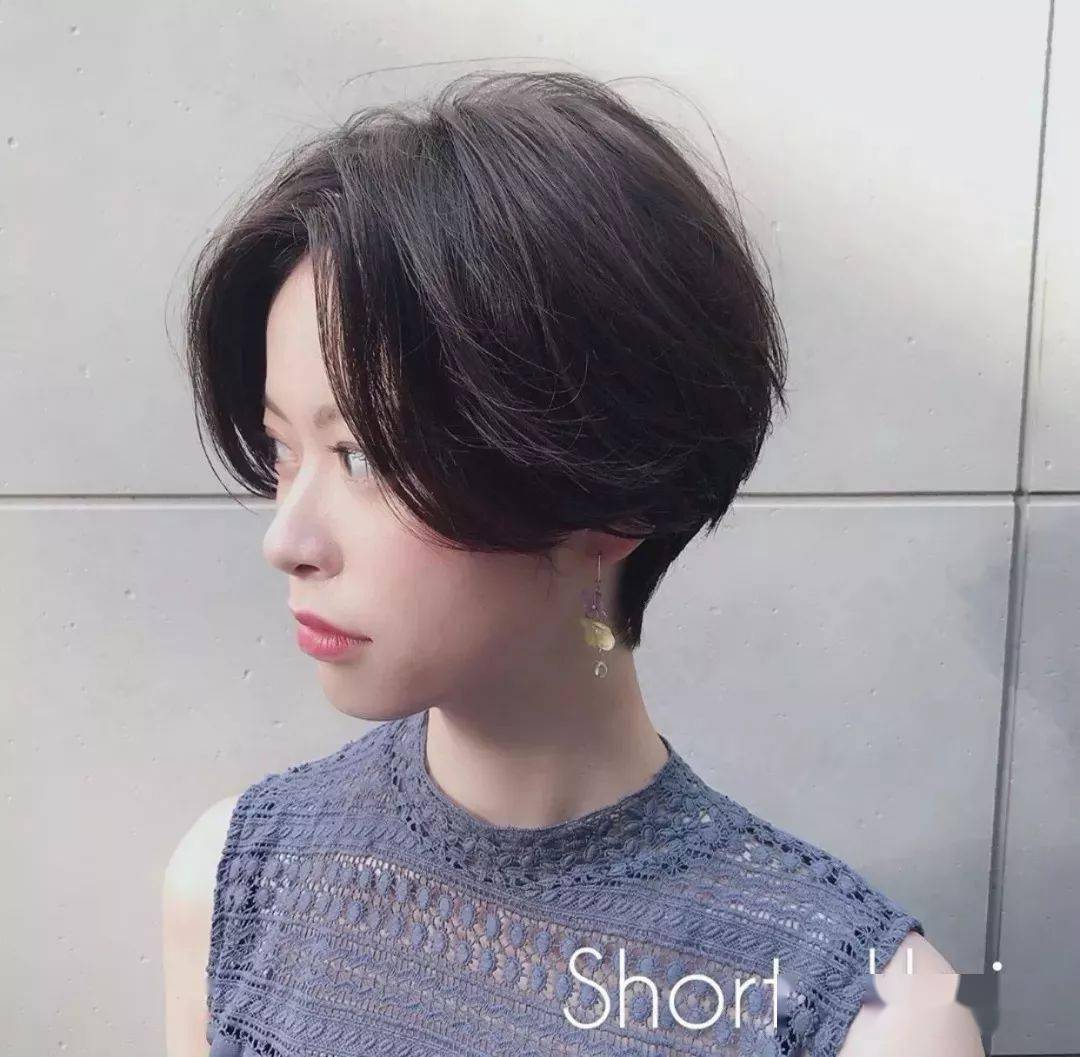 "蓬松烫"短发烫发发型显发量,帮助妹子们完美解决发量偏少的问题,这20