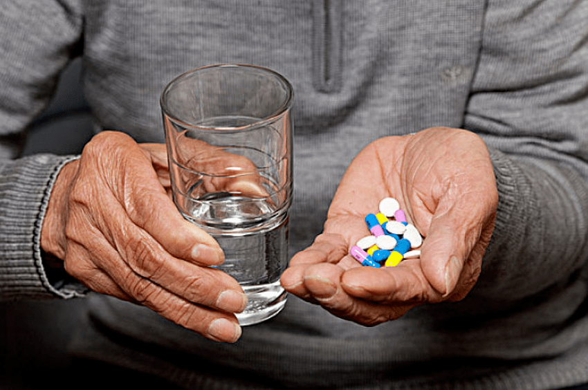 老龄社会到来,老年人吃药困难怎么办?