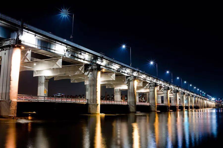 乘地铁游首尔之汉江夜景_大桥