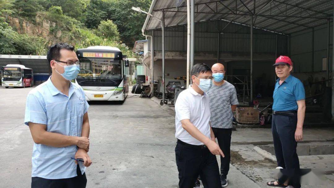 县委常委,常务副县长赖道德深入客运企业检查指导安全