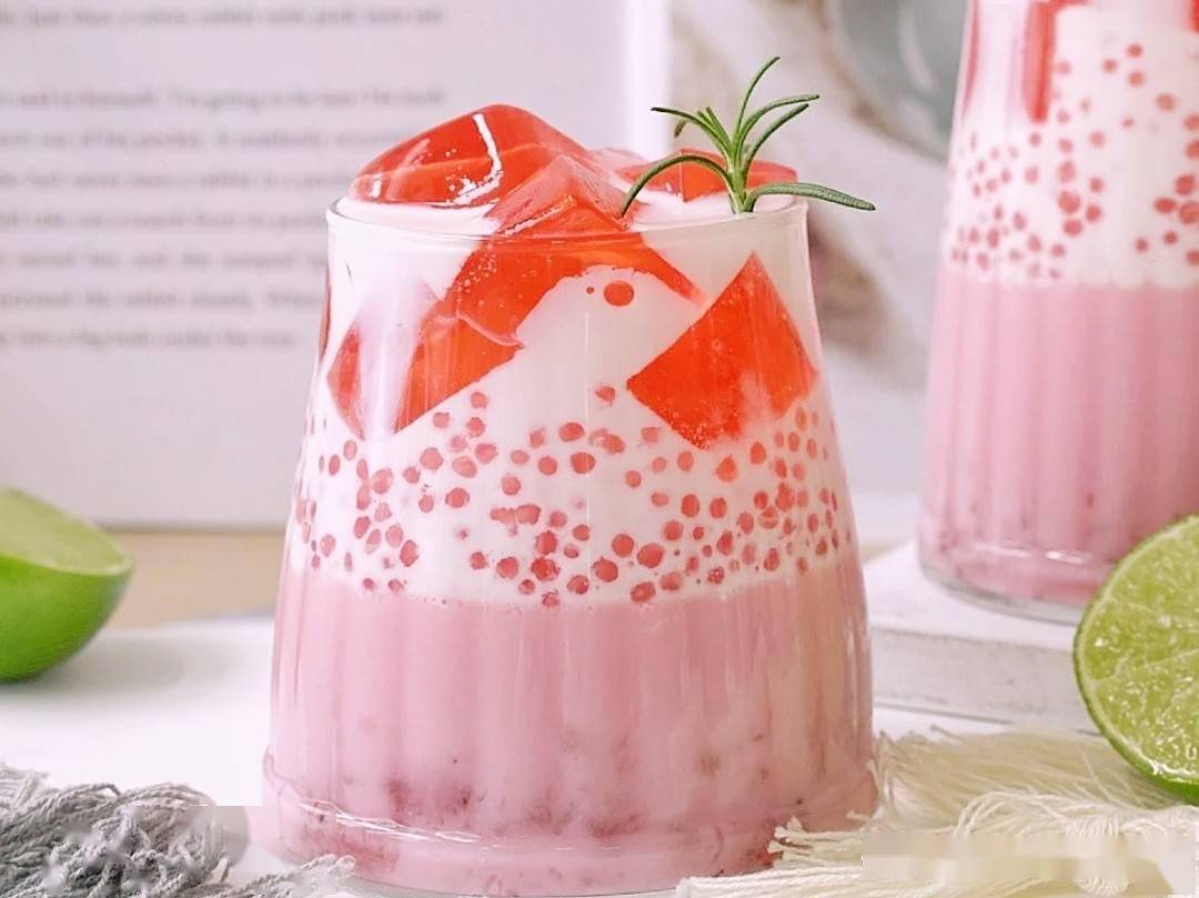 自制奶冻饮品:草莓茶冻撞奶,杨枝甘露,粉色草莓奶冻,超高颜值