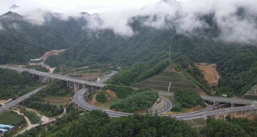 尧(山)栾(川)西(峡)高速公路通车后,尧山到栾川,西峡也不用再从山路