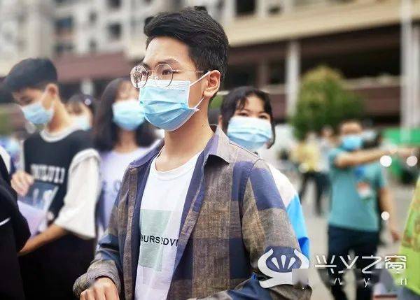 兴义五中考点兴义赛文中学考点6月25日上午9点,黔西南州4万名考生奔赴