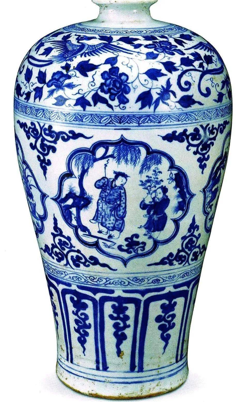 出土的二件梅瓶,一件是元代青花云龙纹梅瓶,青花发色浓艳,有铁锈斑痕
