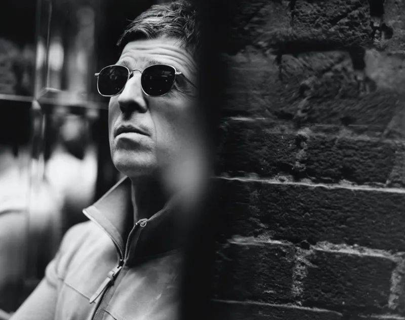 noel gallagher,green day主唱去世 liam gallagher就曾在访问中表示anas可以在传记电影中扮演noel(而