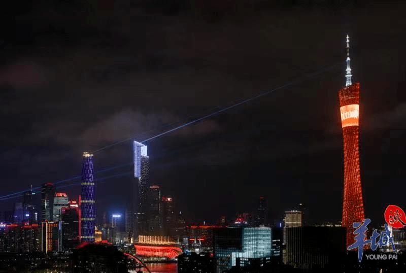 "红"动珠江!广州塔点亮"七一"主题灯光秀