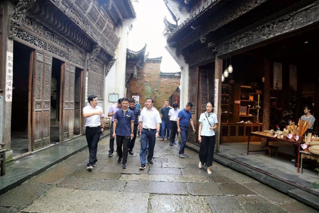 县党政考察团赴横峰县婺源县学习考察