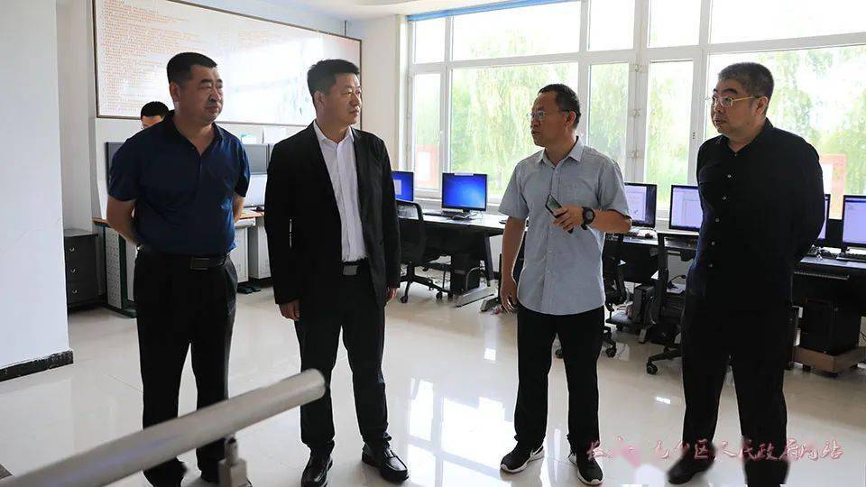 区领导李国辉到气象局调研汛期气象工作