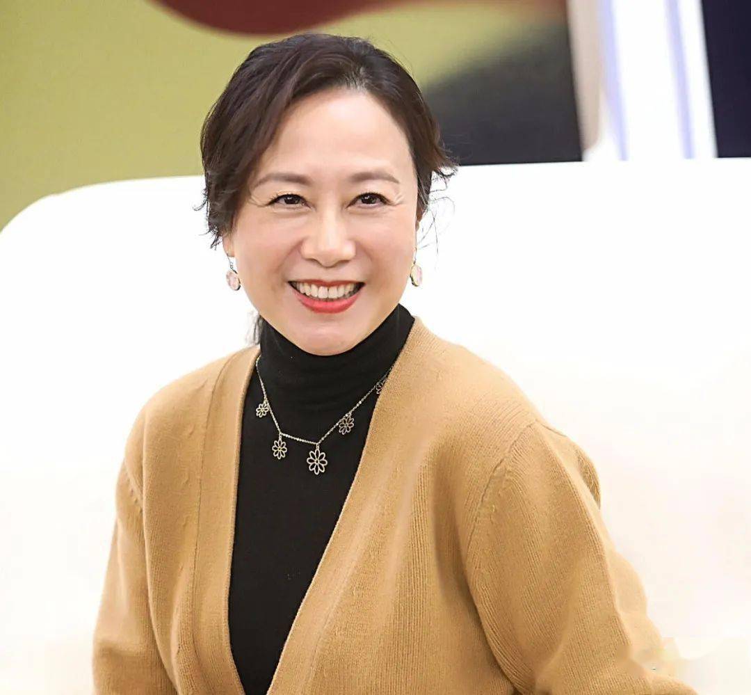 10位"优雅老去"的女星,与整容脸绝缘,年龄越大越有气质
