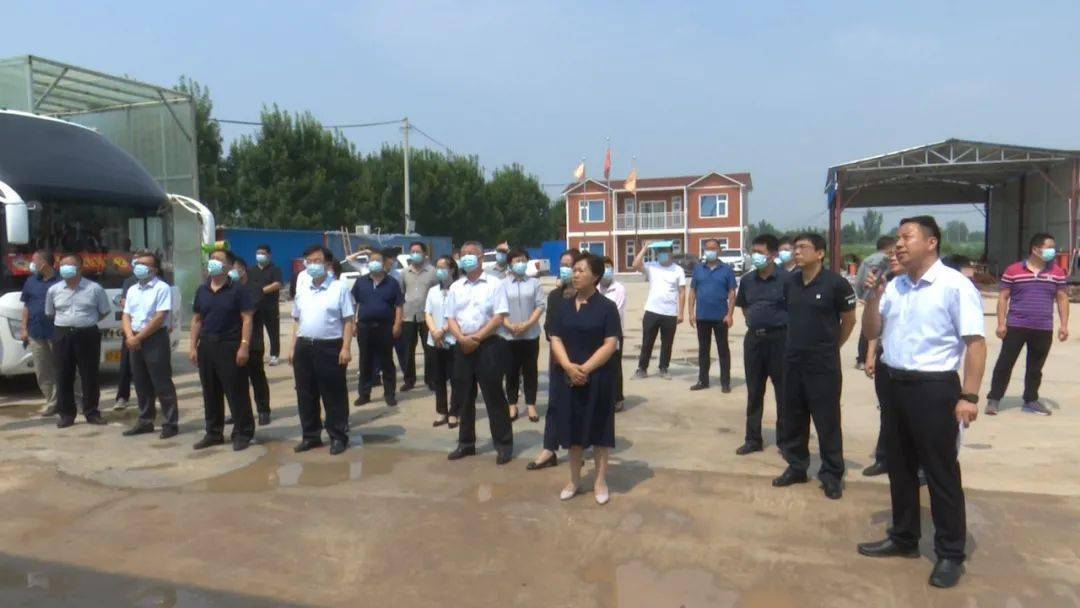 孙孟花带领县政协领导班子成员及部分政协委员视察莘县化工产业园项目