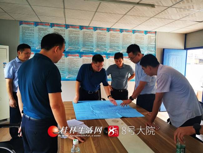 调研组唐芳顺一行走访永福县十字街棚户区改造项目.