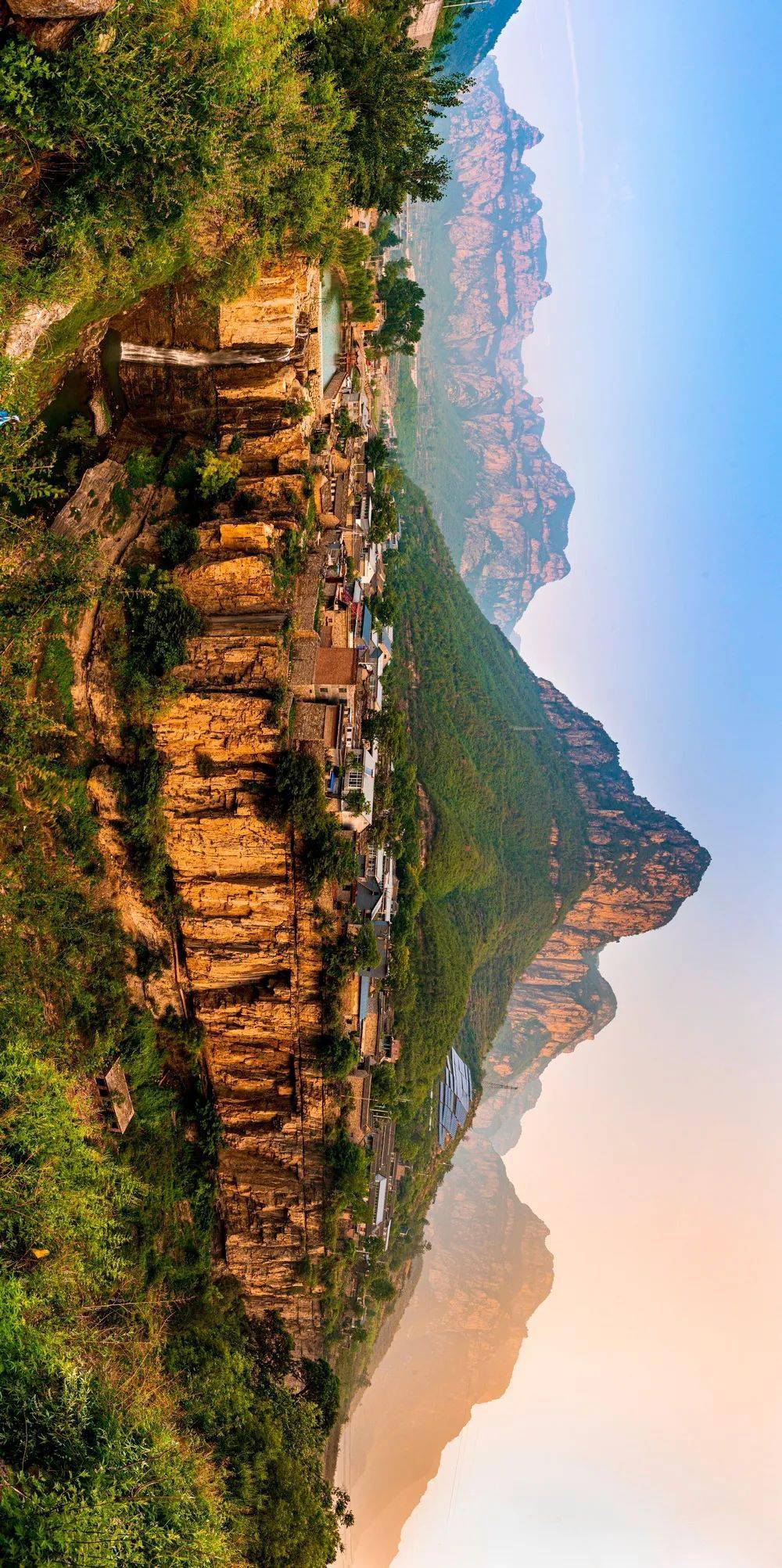 太行山,天下之脊,巍巍八百里太行,高山峻岭,深渊峡谷,许多地段有高达