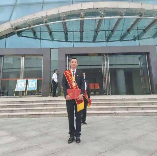 "兵支书"周明江:向山而行 情暖驻村路