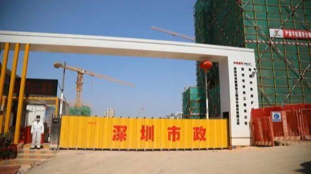 清表工作,现场进行工程桩试桩工作; 红岭教育集团大鹏校区已完成原