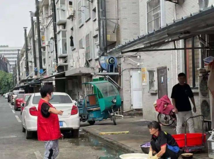 打好环境整治攻坚战九堡红潮在行动