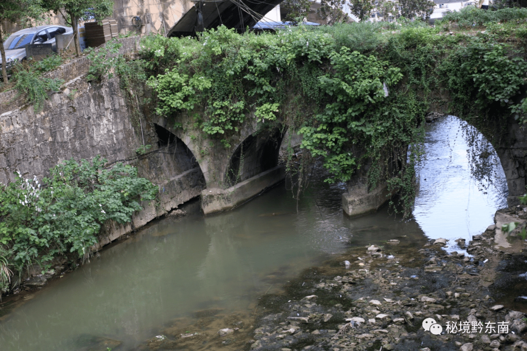 位于黎平西门河上的成德桥,修建于1606年,距今415年.