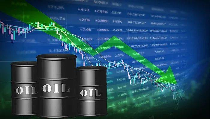 国际油价12日大幅下跌每桶100美元(图)